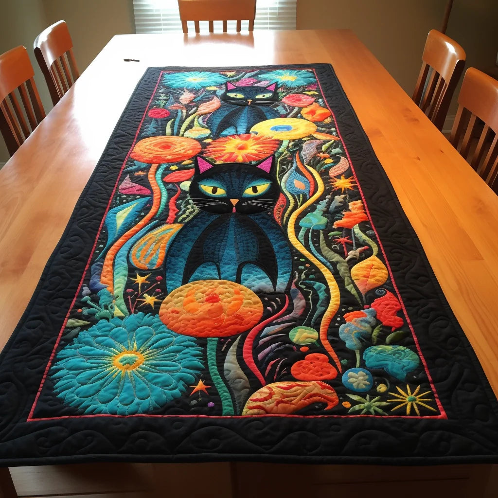 Black Cats TAI201223044 Quilted Table Runner