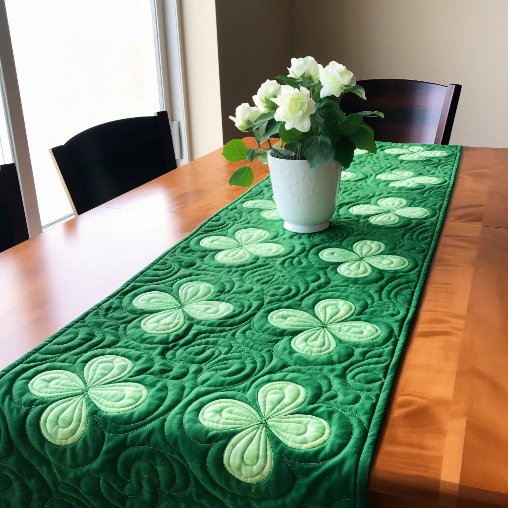 Irish Shamrock TAI040124400 Quilted Table Runner