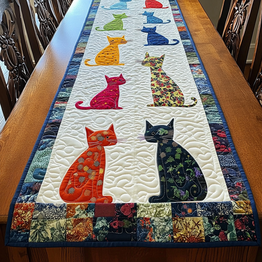 Cat TAI260924134 Quilted Table Runner